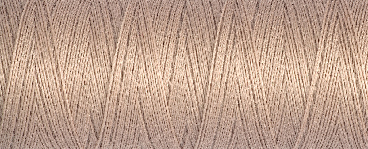 Gutermann colour 422