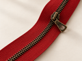 Red (2407)